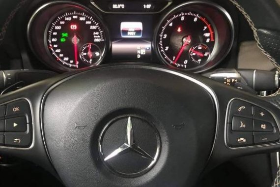 Black Mercedes-Benz 180 2017 for sale in Angeles