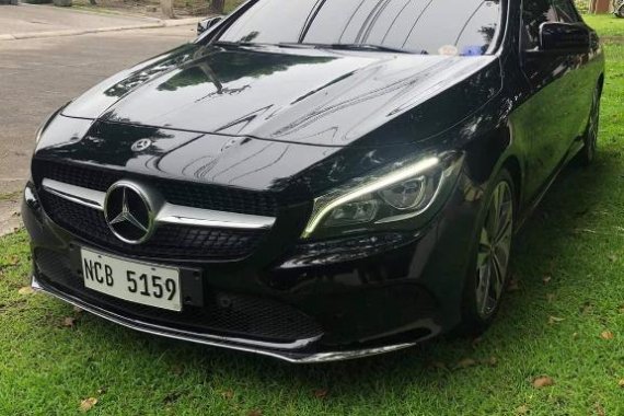 Black Mercedes-Benz 180 2017 for sale in Angeles