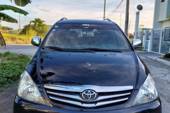 Selling Black Toyota Innova 2009 in Muntinlupa