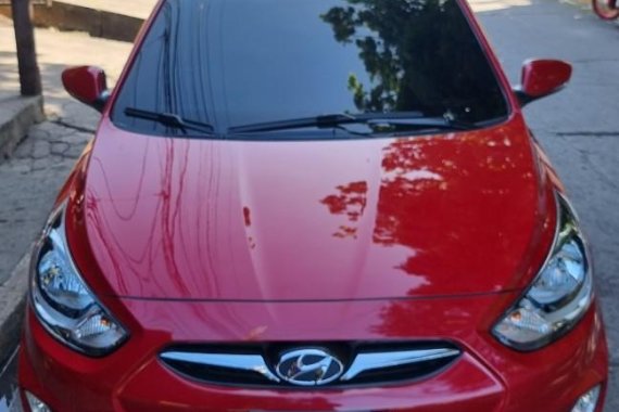 Red Hyundai Accent 2013 for sale in Valenzuela