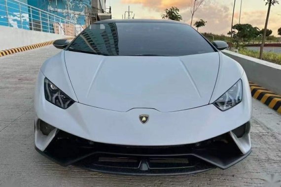 Selling Pearl White Lamborghini Huracan 2017 in Quezon 