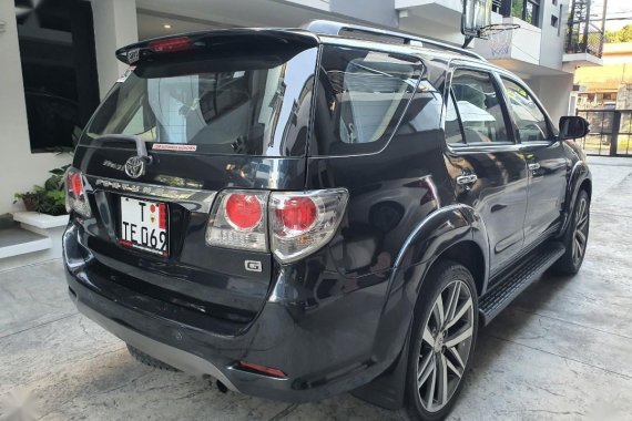 Black Toyota Fortuner 2013 for sale in Quezon City