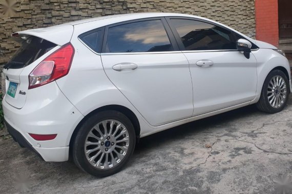 White Ford Fiesta 2014 for sale in San Juan