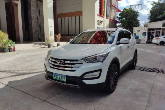 Sell White 2014 Hyundai Santa Fe in Angeles