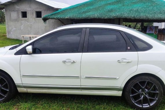 White Ford Focus 2013 for sale in Manila