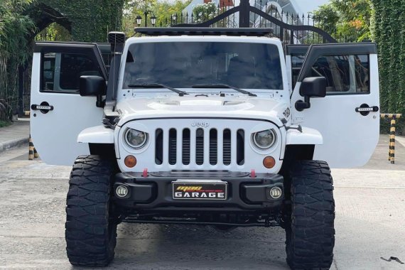 Pearl White Jeep Wrangler 2014 for sale in Quezon 