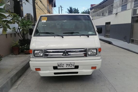 Selling White Mitsubishi L300 2021 in Manila
