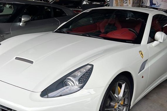 Pearl White Ferrari California 2013 for sale in Pasig