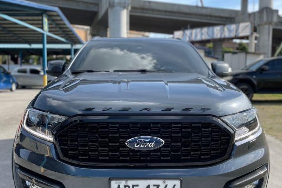 Selling Silver Ford Everest 2015 in Pasay