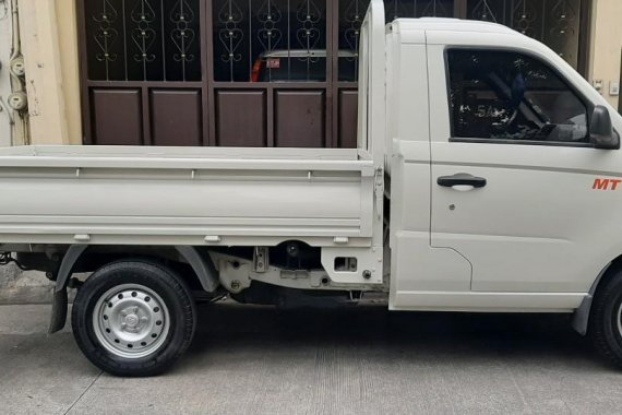 Selling Pearl White Foton Gratour 2020 in Quezon City