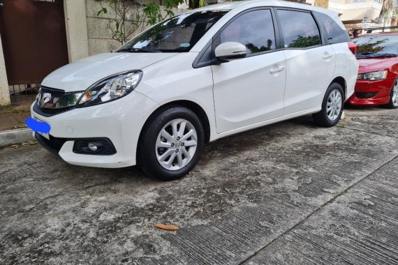 Selling White Honda Mobilio 2015 in Parañaque