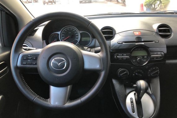 Selling Blue Mazda 2 Hatchback 2012 in Quezon City