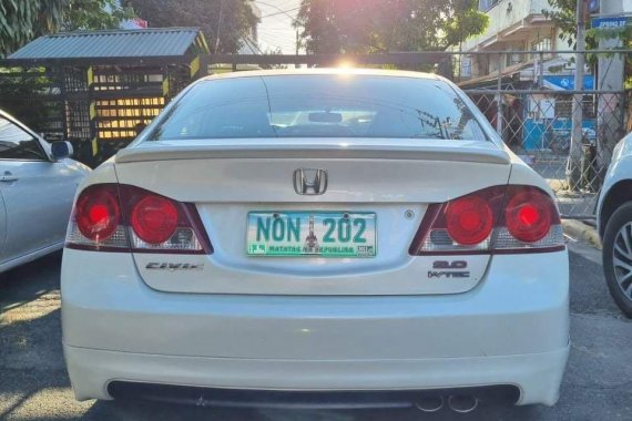 Pearl White Honda Civic 2006 for sale in Automatic