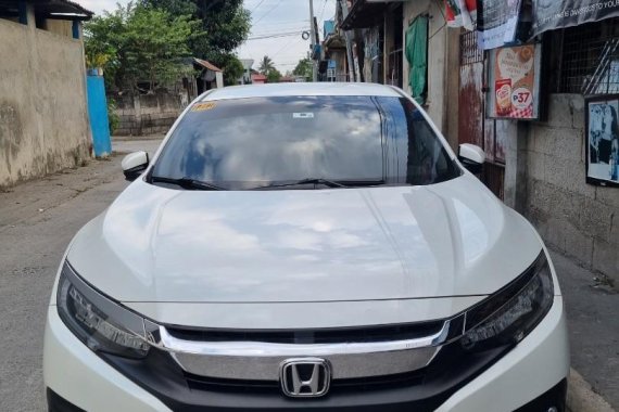 Sell Red 2017 Honda Civic in Mabalacat