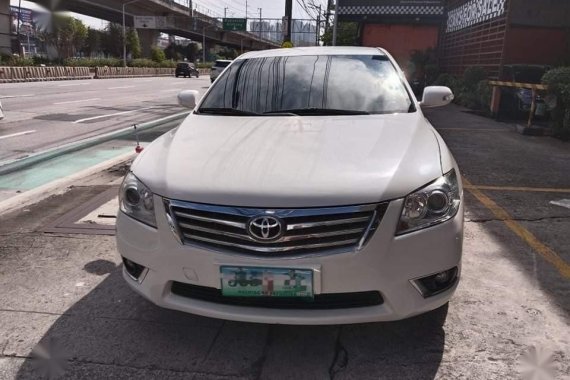 Selling Pearl White Toyota Camry 2010 in Quezon City