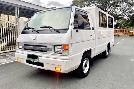 White Mitsubishi L300 2012 for sale in Las Piñas