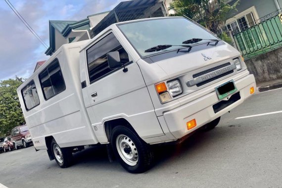 Sell White 2013 Mitsubishi L300 in Las Piñas