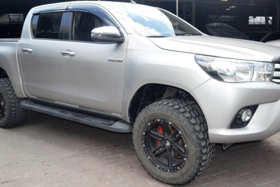 Selling Silver Toyota Hilux 2018 in Pasig