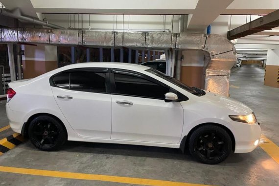 Selling White Honda City 2011 in Pasig