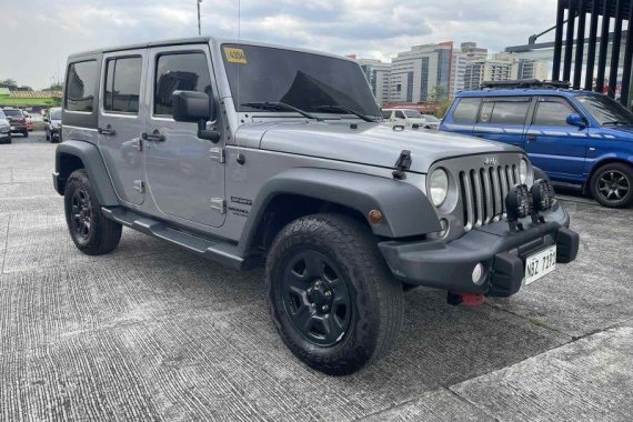 Selling Silver Jeep Wrangler 2017 in Pasig