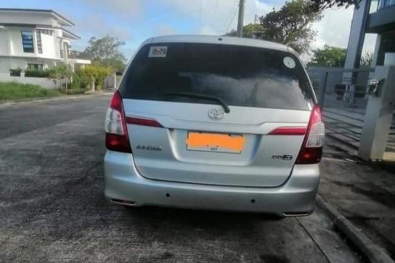 Selling Silver Toyota Innova 2014 in Quezon City