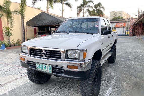 White Toyota Hilux 1995 for sale in Manual