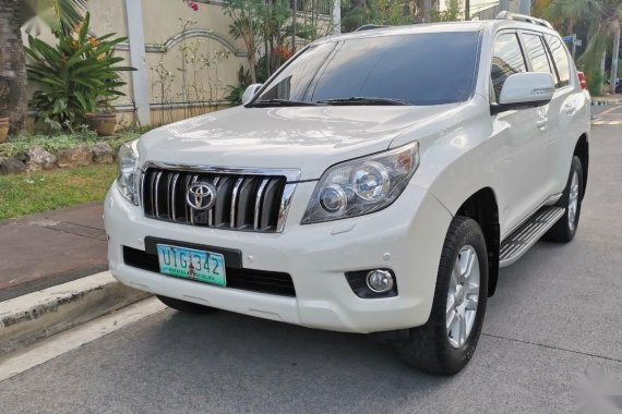 Selling Pearl White Toyota Land cruiser prado 2012 in Manila