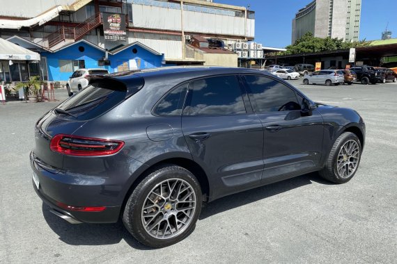 Selling Grey Porsche Macan 2018 in Pasig