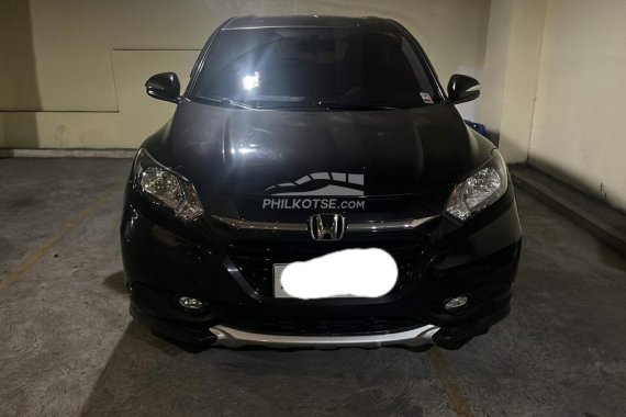 Selling used Black 2015 Honda HR-V SUV