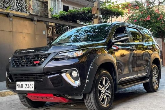 Selling Black Toyota Fortuner 2017 in Quezon City