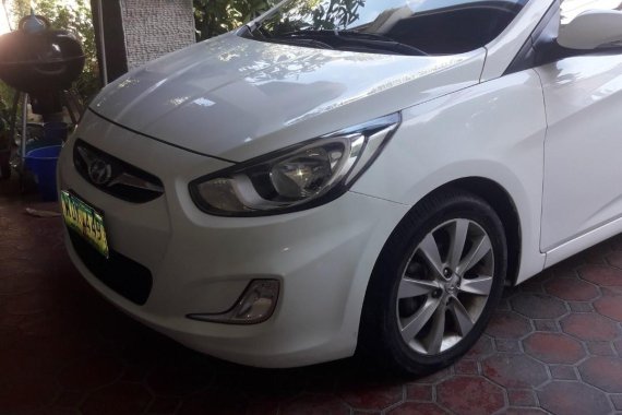 White Hyundai Accent 2014 for sale in Las Piñas