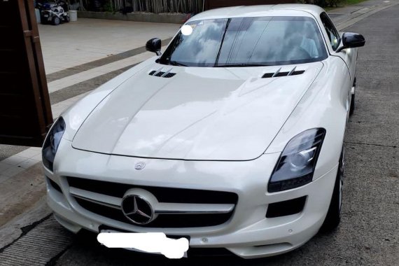 White Mercedes-Benz SLS 2011 for sale in Makati