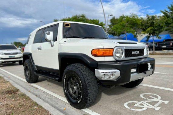 Selling Pearl White Toyota FJ Cruiser 2014 in Pasay