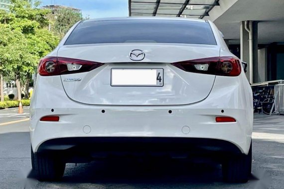 Selling White Mazda 3 2016 in Makati