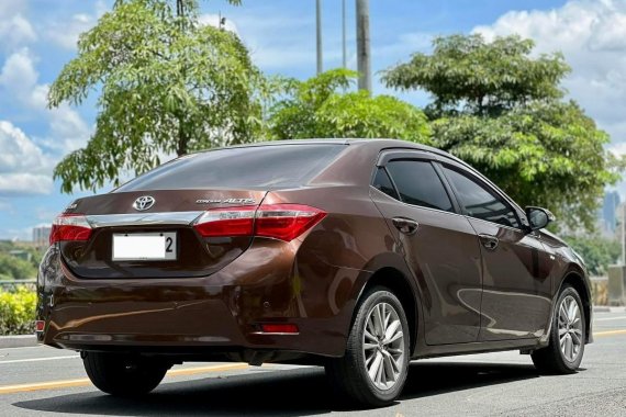 Selling Brown Toyota Corolla Altis 2015 in Manila