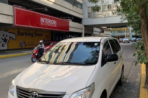 White Toyota Innova 2015 for sale in Kalibo