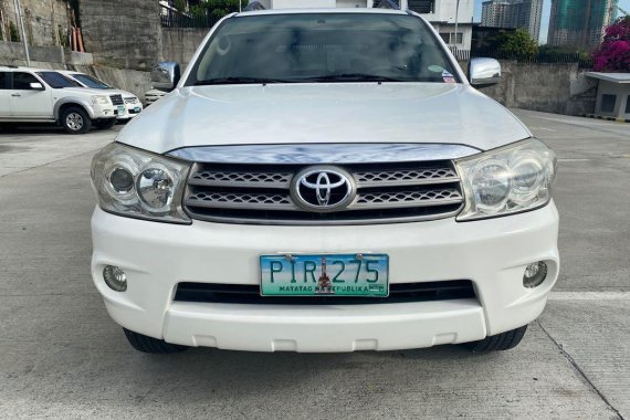 Selling White Toyota Fortuner 2011 in Manila