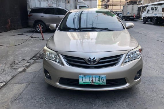 Selling Pearl White Toyota Corolla Altis 2011 in Mandaluyong