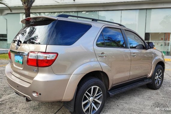 Sell Grey 2011 Toyota Fortuner in Manila