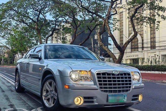 Selling Silver Chrysler 300C 2006 in Quezon 