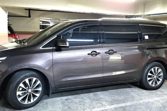 Silver Kia Carnival 2018 for sale in Manila