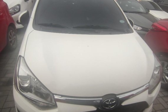 Selling White Toyota Wigo 2020 in Makati