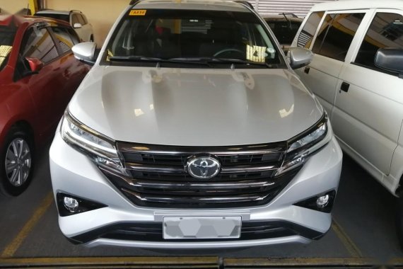 Selling White Toyota Rush 2020 in Quezon 