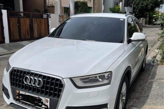 Selling White Audi Q3 2015 in Cainta