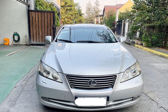 Selling Pearl White Lexus ES350 2009 in Bacoor