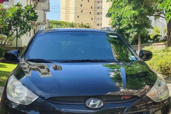 Sell Black 2011 Hyundai Tucson in Mandaluyong