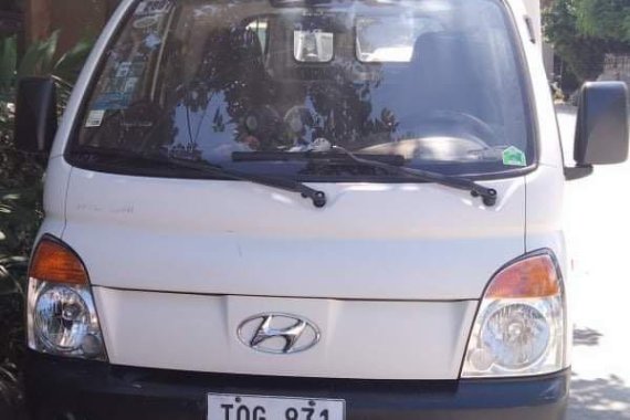 Selling White Hyundai H-100 2012 in Quezon