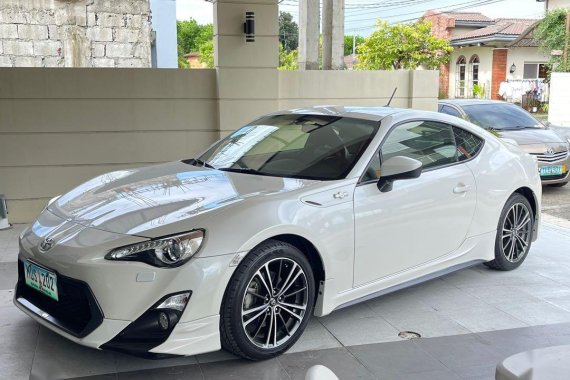 Pearl White Toyota 86 2013 for sale in Angeles