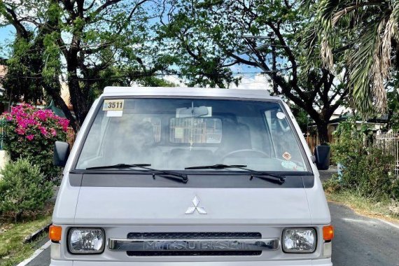 Selling White Mitsubishi L300 2016 in Las Piñas