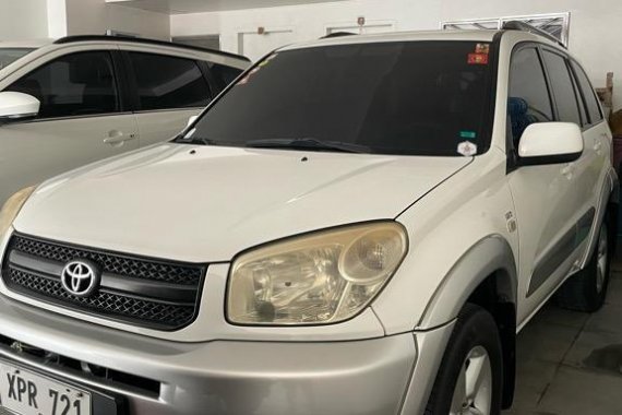 Pearl White Toyota RAV4 2004 for sale in Paranaque 